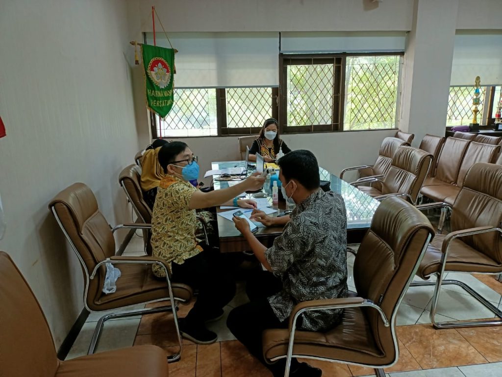 Sejumlah ASN Dinas PU Makassar Lakukan Vaksinasi Booster