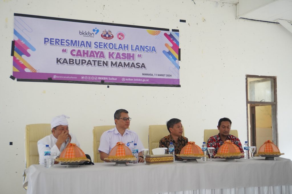 PJ. Bupati Mamasa Meresmikan Sekolah Lansia “Cahaya Kasih”