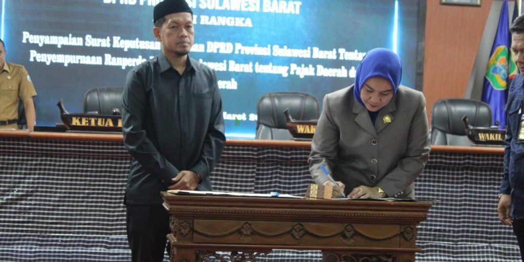DPRD Provinsi Sulawesi Barat Sahkan Tiga Rancangan Peraturan Daerah DPRD Provinsi Sulawesi Barat Sahkan Tiga Rancangan Peraturan Daerah