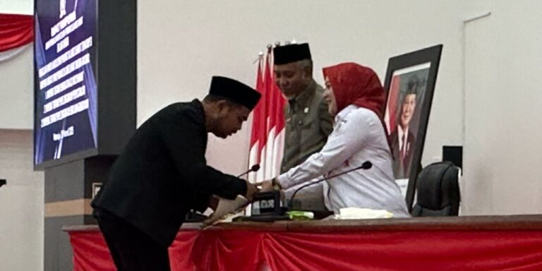 DPRD Sulbar Rapat Paripurna Penjelasan Pansus Tentang Ranperda Gizi, Perpustakaan dan Kebudayaan