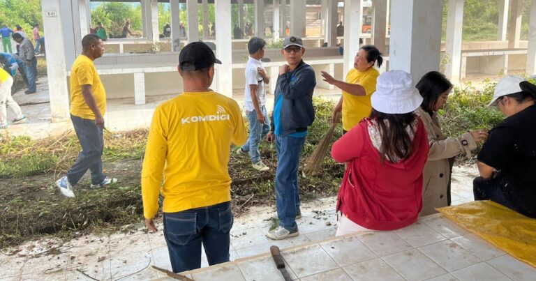 Pemkab Mamasa Bersihkan Pasar Barra-barra, Disiapkan Jadi Pusat Pasar Hewan Pemkab Mamasa Bersihkan Pasar Barra-barra, Disiapkan Jadi Pusat Pasar Hewan