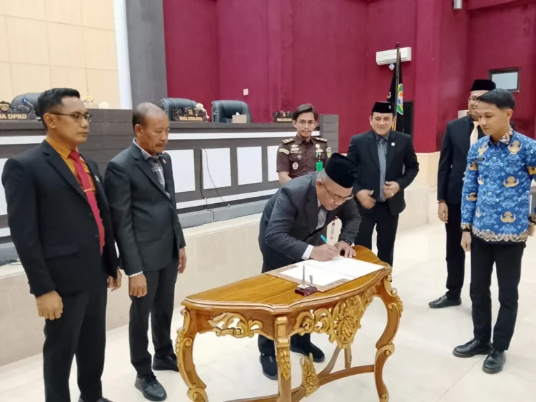 Muh. Dasri Resmi Jadi Wakil Ketua DPRD Pasangkayu, Gantikan Hariman Ibrahim Muh. Dasri Resmi Jadi Wakil Ketua DPRD Pasangkayu, Gantikan Hariman Ibrahim